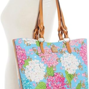 Brand new Dooney and Bourke tote Nelly retails for 350